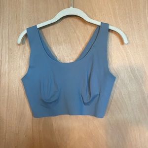 Women’s seamless bra